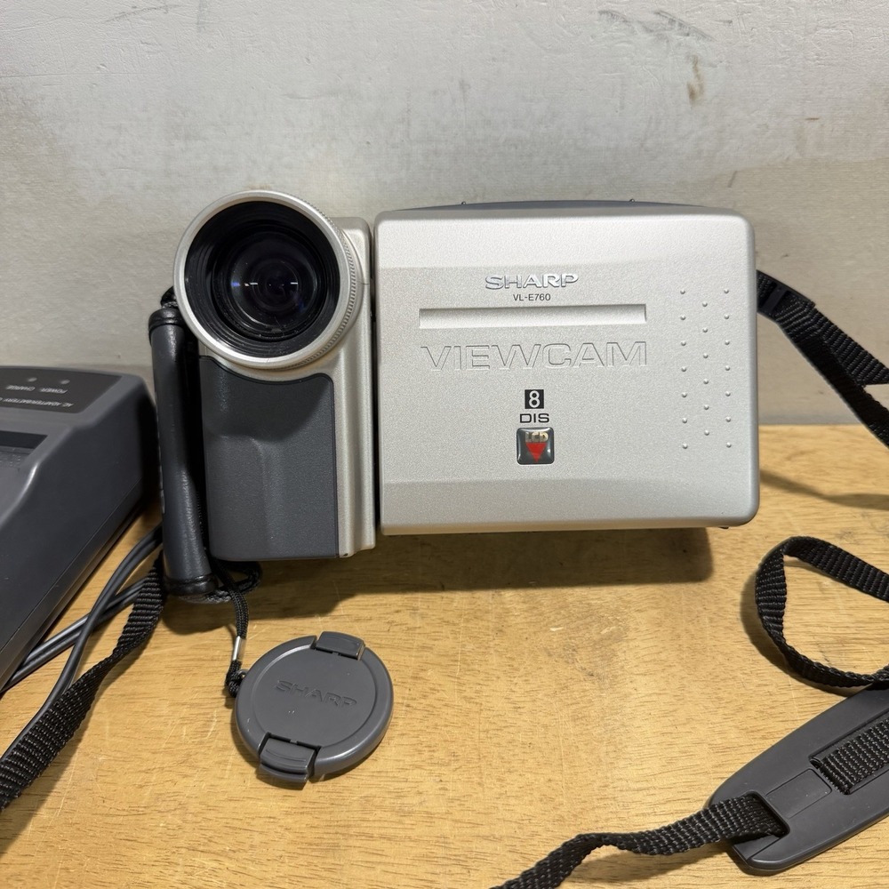 Sharp Viewcam VL-E760U Video8 8mm Camcorder Player W/ charger Battery TESTED